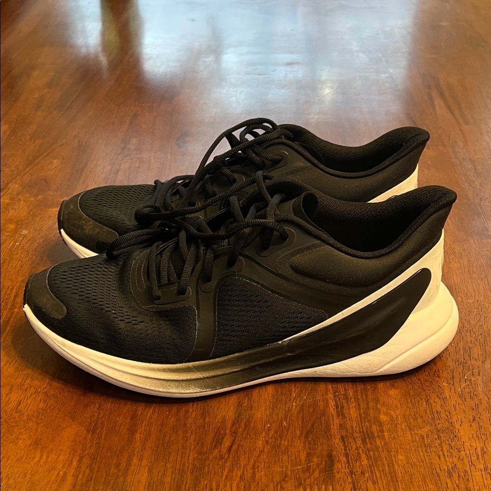 Lululemon Black and White Blissfeels